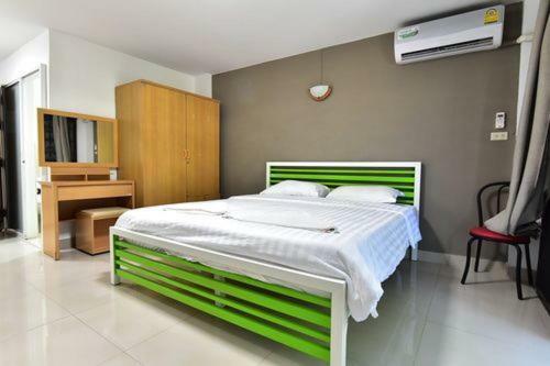 Escobar Guesthouse Jomtien Exterior foto